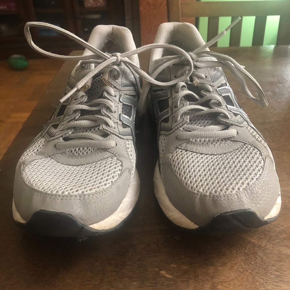 ASICS T5F4N lightweight sneaker silver 11.5